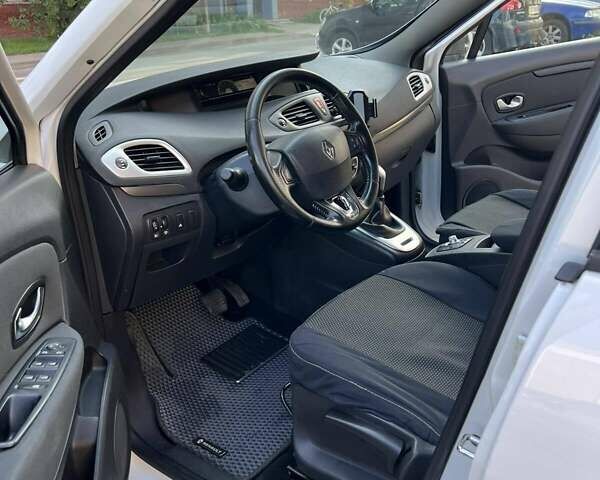 Білий Рено Сценік, об'ємом двигуна 1.5 л та пробігом 295 тис. км за 6000 $, фото 7 на Automoto.ua