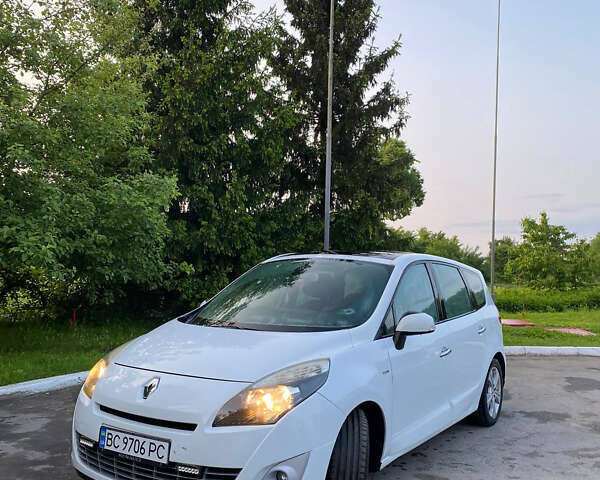 Рено Сценик 2010 в Львове на Automoto.ua Белый Рено Сценик, объемом двигателя 1.46 л и пробегом 230 тыс. км за 8800 $, фото 2 на Automoto.ua