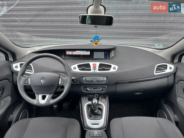 Белый Рено Сценик, объемом двигателя 1.4 л и пробегом 203 тыс. км за 7700 $, фото 5 на Automoto.ua