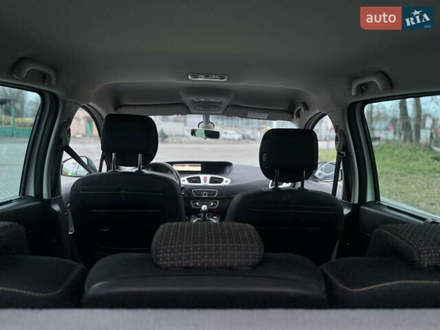 Білий Рено Сценік, об'ємом двигуна 1.6 л та пробігом 165 тис. км за 8200 $, фото 54 на Automoto.ua