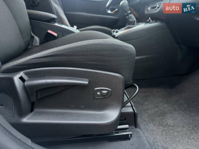 Білий Рено Сценік, об'ємом двигуна 1.6 л та пробігом 165 тис. км за 8200 $, фото 37 на Automoto.ua