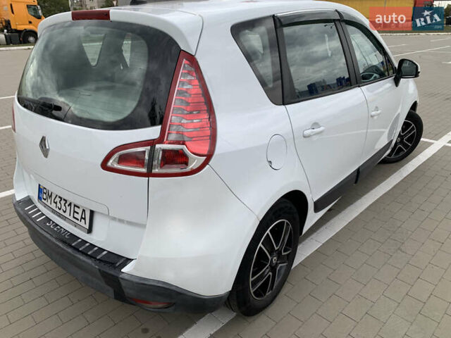 Білий Рено Сценік, об'ємом двигуна 1.5 л та пробігом 250 тис. км за 5100 $, фото 3 на Automoto.ua