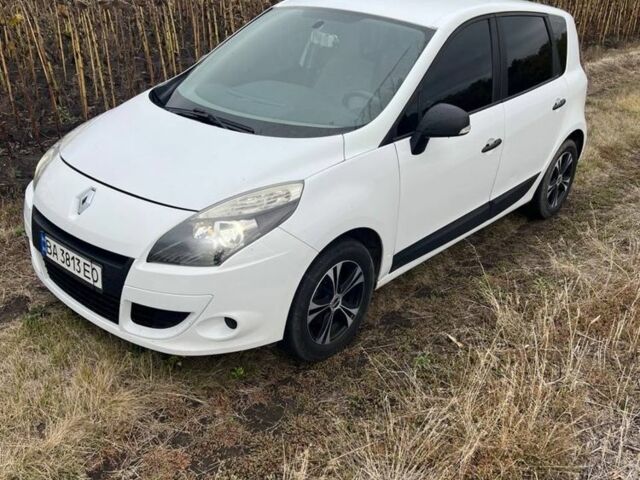 Рено Сценик 2010 в Кропивницком (Кировограде) на Automoto.ua Белый Рено Сценик, объемом двигателя 1.5 л и пробегом 280 тыс. км за 6400 $, фото 3 на Automoto.ua