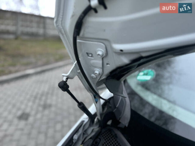 Білий Рено Сценік, об'ємом двигуна 1.6 л та пробігом 165 тис. км за 8200 $, фото 65 на Automoto.ua