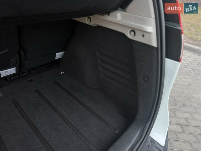 Білий Рено Сценік, об'ємом двигуна 1.6 л та пробігом 165 тис. км за 8200 $, фото 49 на Automoto.ua