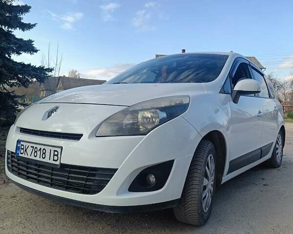 Білий Рено Сценік, об'ємом двигуна 1.46 л та пробігом 225 тис. км за 6500 $, фото 4 на Automoto.ua