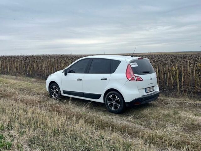 Рено Сценик 2010 в Кропивницком (Кировограде) на Automoto.ua Белый Рено Сценик, объемом двигателя 1.5 л и пробегом 280 тыс. км за 6400 $, фото 13 на Automoto.ua