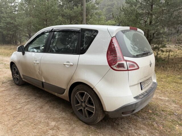 Белый Рено Сценик, объемом двигателя 1.5 л и пробегом 186 тыс. км за 5950 $, фото 2 на Automoto.ua