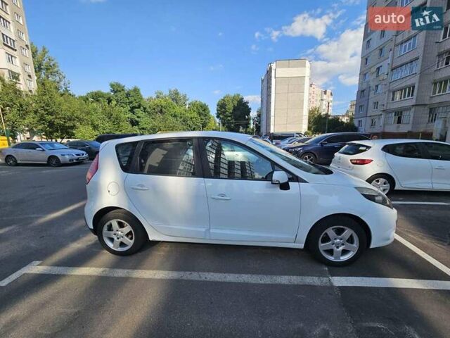 Білий Рено Сценік, об'ємом двигуна 1.5 л та пробігом 295 тис. км за 6000 $, фото 2 на Automoto.ua