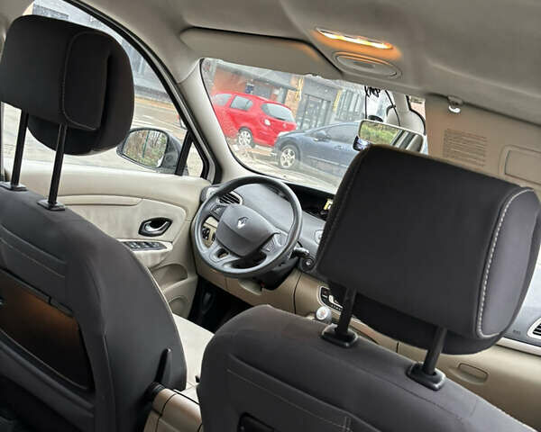 Белый Рено Сценик, объемом двигателя 1.46 л и пробегом 294 тыс. км за 6890 $, фото 17 на Automoto.ua