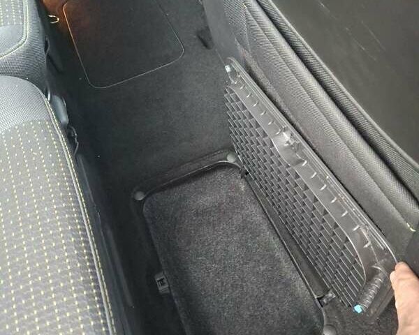 Білий Рено Сценік, об'ємом двигуна 2 л та пробігом 237 тис. км за 7500 $, фото 38 на Automoto.ua