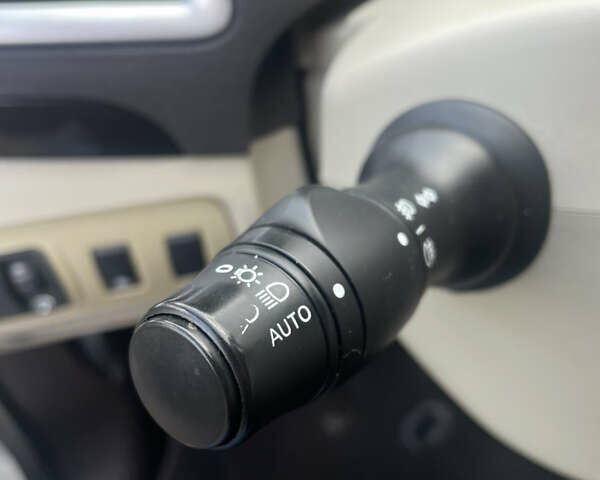 Рено Сценик 2010 в Луцке на Automoto.ua Белый Рено Сценик, объемом двигателя 1.5 л и пробегом 218 тыс. км за 7500 $, фото 16 на Automoto.ua