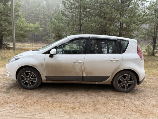 Белый Рено Сценик, объемом двигателя 1.5 л и пробегом 186 тыс. км за 5950 $, фото 4 на Automoto.ua