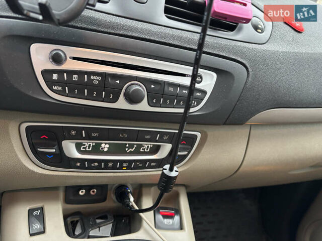 Белый Рено Сценик, объемом двигателя 1.46 л и пробегом 294 тыс. км за 6890 $, фото 32 на Automoto.ua