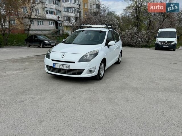 Белый Рено Сценик, объемом двигателя 1.46 л и пробегом 350 тыс. км за 6600 $, фото 1 на Automoto.ua
