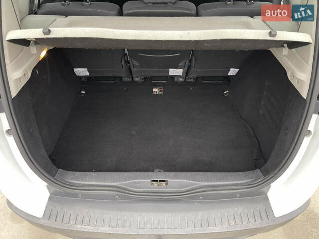 Белый Рено Сценик, объемом двигателя 1.5 л и пробегом 221 тыс. км за 6800 $, фото 19 на Automoto.ua