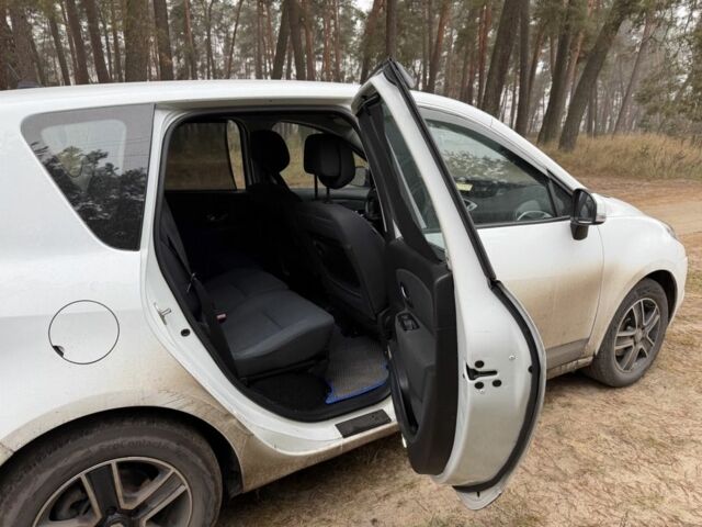 Белый Рено Сценик, объемом двигателя 1.5 л и пробегом 186 тыс. км за 5950 $, фото 9 на Automoto.ua