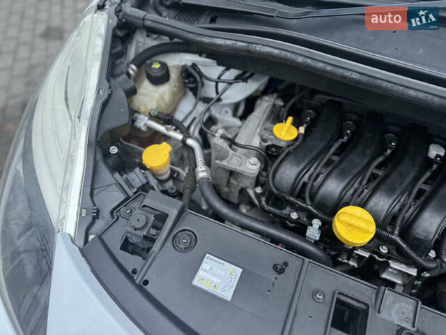 Білий Рено Сценік, об'ємом двигуна 1.6 л та пробігом 165 тис. км за 8200 $, фото 62 на Automoto.ua