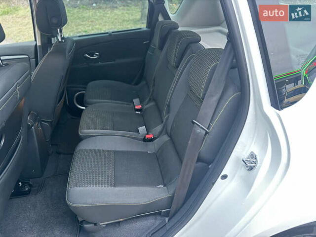 Білий Рено Сценік, об'ємом двигуна 1.6 л та пробігом 165 тис. км за 8200 $, фото 46 на Automoto.ua