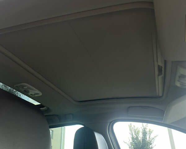 Рено Сценик 2010 в Луцке на Automoto.ua Белый Рено Сценик, объемом двигателя 1.5 л и пробегом 218 тыс. км за 7500 $, фото 27 на Automoto.ua