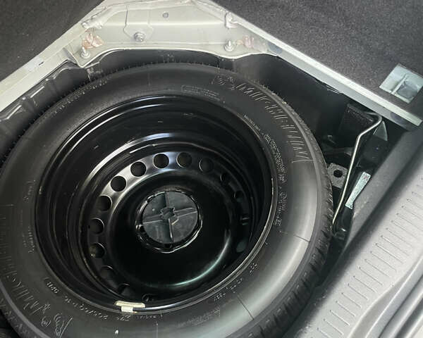 Рено Сценик 2010 в Луцке на Automoto.ua Белый Рено Сценик, объемом двигателя 1.5 л и пробегом 218 тыс. км за 7500 $, фото 22 на Automoto.ua