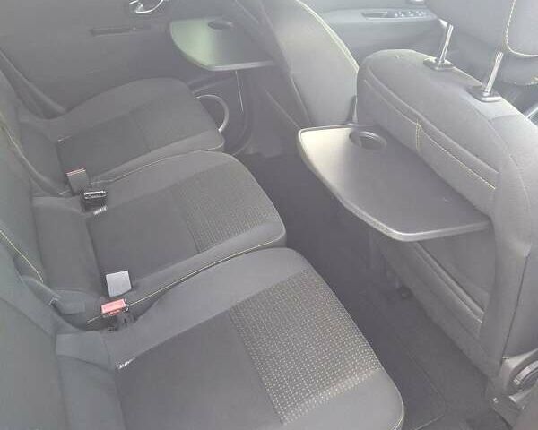 Білий Рено Сценік, об'ємом двигуна 2 л та пробігом 237 тис. км за 7500 $, фото 31 на Automoto.ua