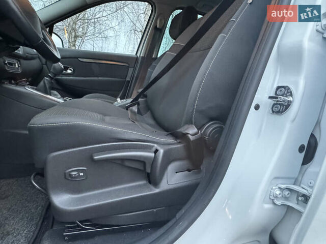 Білий Рено Сценік, об'ємом двигуна 1.6 л та пробігом 165 тис. км за 8200 $, фото 31 на Automoto.ua
