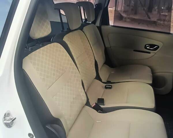 Білий Рено Сценік, об'ємом двигуна 1.46 л та пробігом 225 тис. км за 6500 $, фото 1 на Automoto.ua