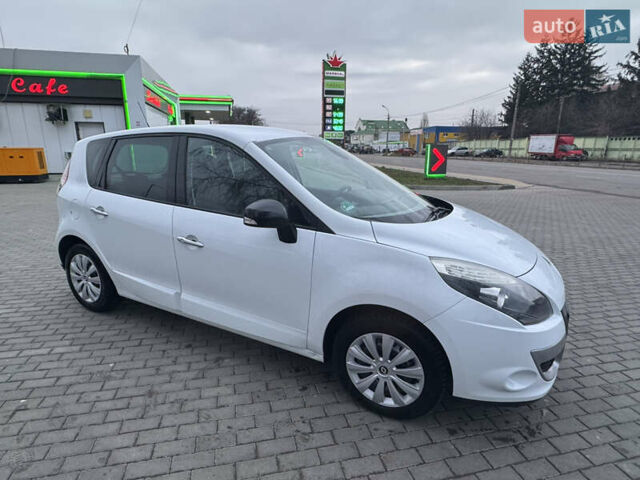 Білий Рено Сценік, об'ємом двигуна 1.6 л та пробігом 165 тис. км за 8200 $, фото 15 на Automoto.ua