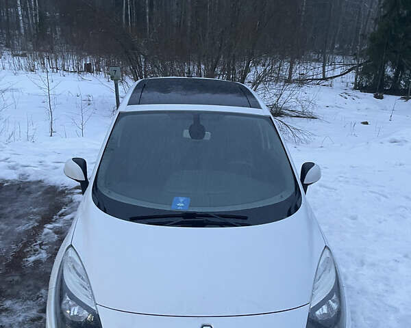 Білий Рено Сценік, об'ємом двигуна 1.5 л та пробігом 270 тис. км за 4000 $, фото 3 на Automoto.ua
