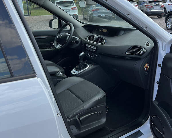 Белый Рено Сценик, объемом двигателя 1.5 л и пробегом 219 тыс. км за 8900 $, фото 15 на Automoto.ua