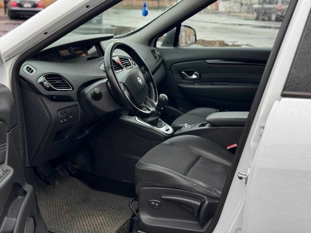 Білий Рено Сценік, об'ємом двигуна 1.9 л та пробігом 242 тис. км за 6940 $, фото 16 на Automoto.ua