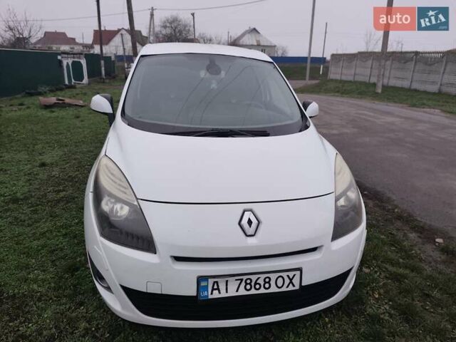 Белый Рено Сценик, объемом двигателя 1.6 л и пробегом 260 тыс. км за 7100 $, фото 2 на Automoto.ua