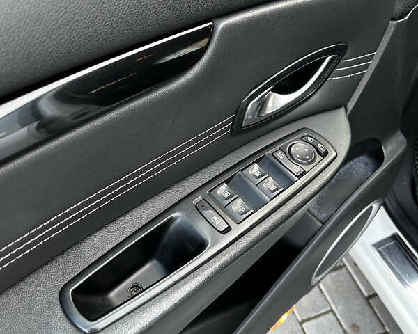 Білий Рено Сценік, об'ємом двигуна 1.5 л та пробігом 280 тис. км за 6500 $, фото 8 на Automoto.ua