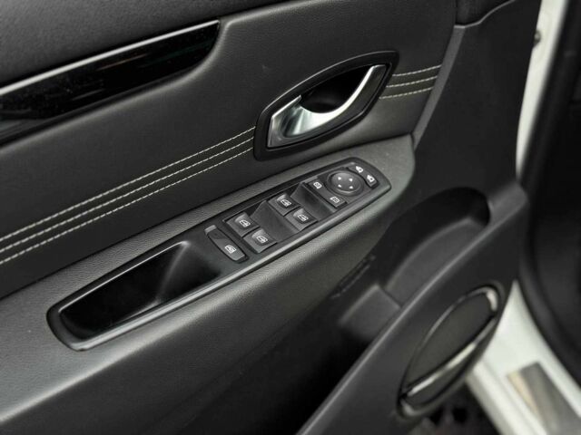 Білий Рено Сценік, об'ємом двигуна 1.9 л та пробігом 242 тис. км за 6940 $, фото 20 на Automoto.ua