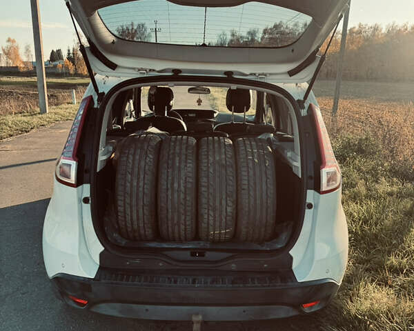 Білий Рено Сценік, об'ємом двигуна 1.46 л та пробігом 266 тис. км за 7800 $, фото 6 на Automoto.ua