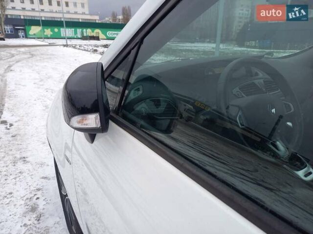 Білий Рено Сценік, об'ємом двигуна 1.5 л та пробігом 221 тис. км за 8150 $, фото 25 на Automoto.ua
