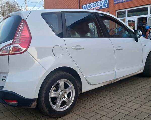 Белый Рено Сценик, объемом двигателя 1.5 л и пробегом 238 тыс. км за 6999 $, фото 10 на Automoto.ua