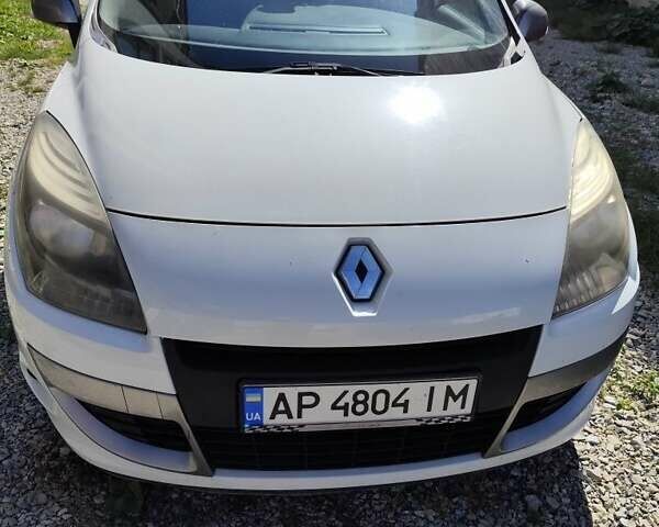 Білий Рено Сценік, об'ємом двигуна 1.6 л та пробігом 204 тис. км за 5500 $, фото 1 на Automoto.ua