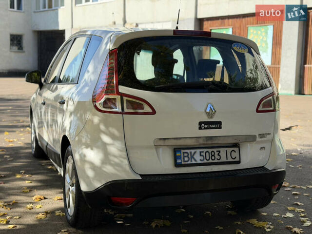 Белый Рено Сценик, объемом двигателя 1.46 л и пробегом 220 тыс. км за 5600 $, фото 20 на Automoto.ua