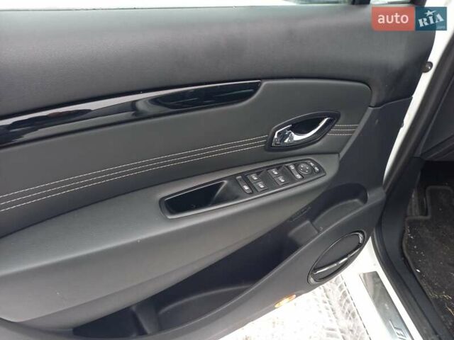 Білий Рено Сценік, об'ємом двигуна 1.5 л та пробігом 221 тис. км за 8150 $, фото 26 на Automoto.ua