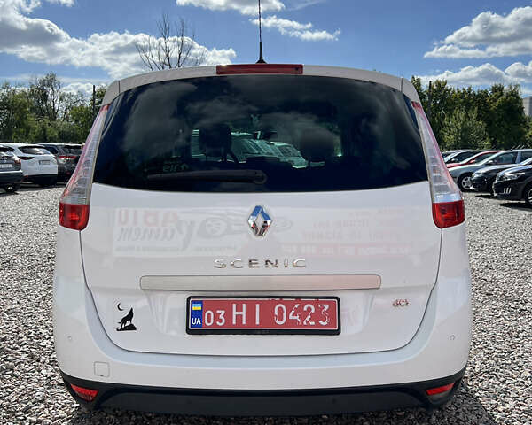 Белый Рено Сценик, объемом двигателя 1.5 л и пробегом 219 тыс. км за 8900 $, фото 4 на Automoto.ua
