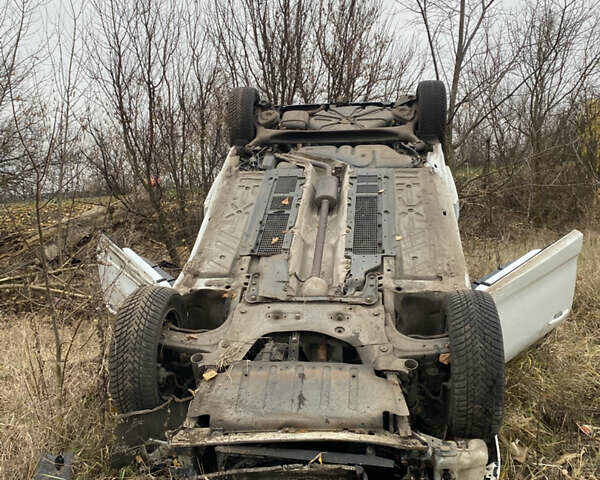 Белый Рено Сценик, объемом двигателя 1.6 л и пробегом 290 тыс. км за 2000 $, фото 3 на Automoto.ua