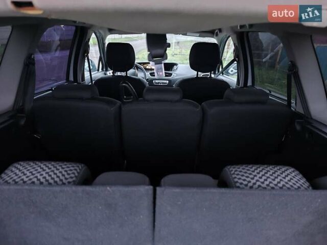 Белый Рено Сценик, объемом двигателя 1.6 л и пробегом 260 тыс. км за 7100 $, фото 13 на Automoto.ua