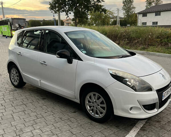 Белый Рено Сценик, объемом двигателя 1.46 л и пробегом 238 тыс. км за 7200 $, фото 8 на Automoto.ua