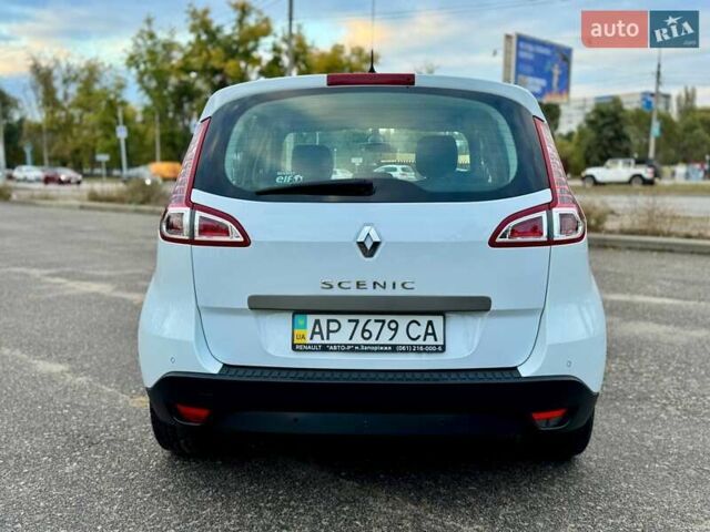 Белый Рено Сценик, объемом двигателя 2 л и пробегом 153 тыс. км за 7900 $, фото 6 на Automoto.ua