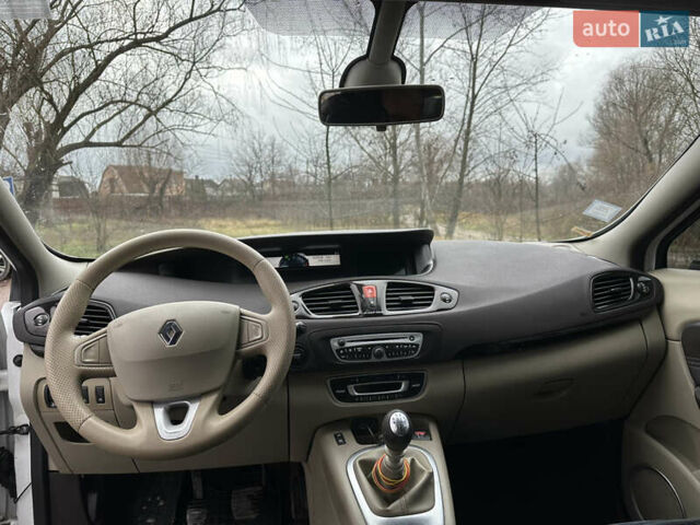 Білий Рено Сценік, об'ємом двигуна 1.6 л та пробігом 309 тис. км за 6200 $, фото 9 на Automoto.ua