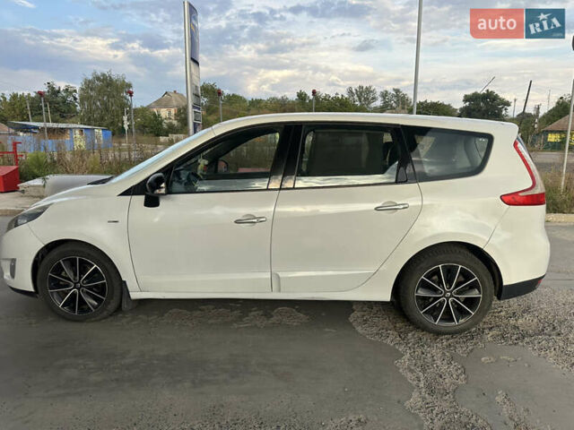Білий Рено Сценік, об'ємом двигуна 1.4 л та пробігом 175 тис. км за 7500 $, фото 4 на Automoto.ua