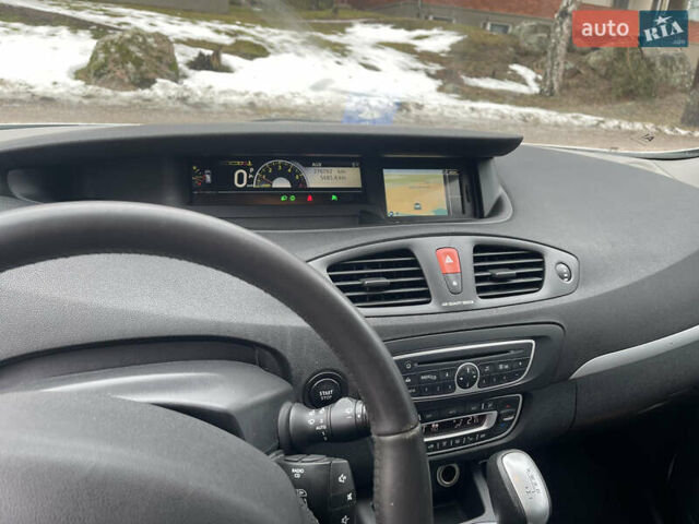 Білий Рено Сценік, об'ємом двигуна 1.5 л та пробігом 270 тис. км за 4000 $, фото 10 на Automoto.ua