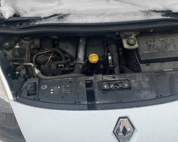 Білий Рено Сценік, об'ємом двигуна 1.5 л та пробігом 280 тис. км за 6500 $, фото 17 на Automoto.ua